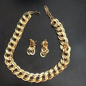 19” Gold Trifari chain necklace